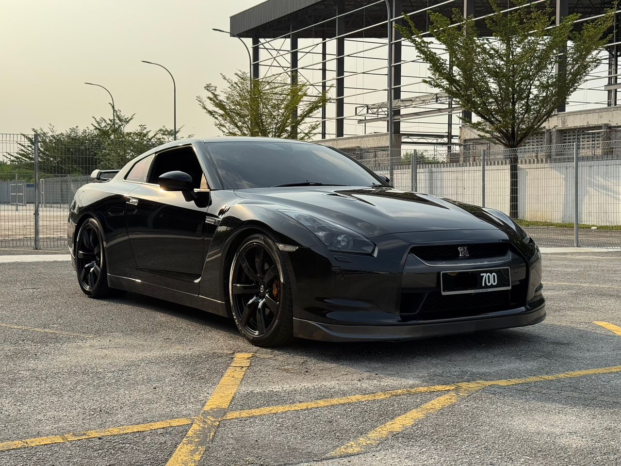 2009 NISSAN GT-R R35 BLACK EDITION