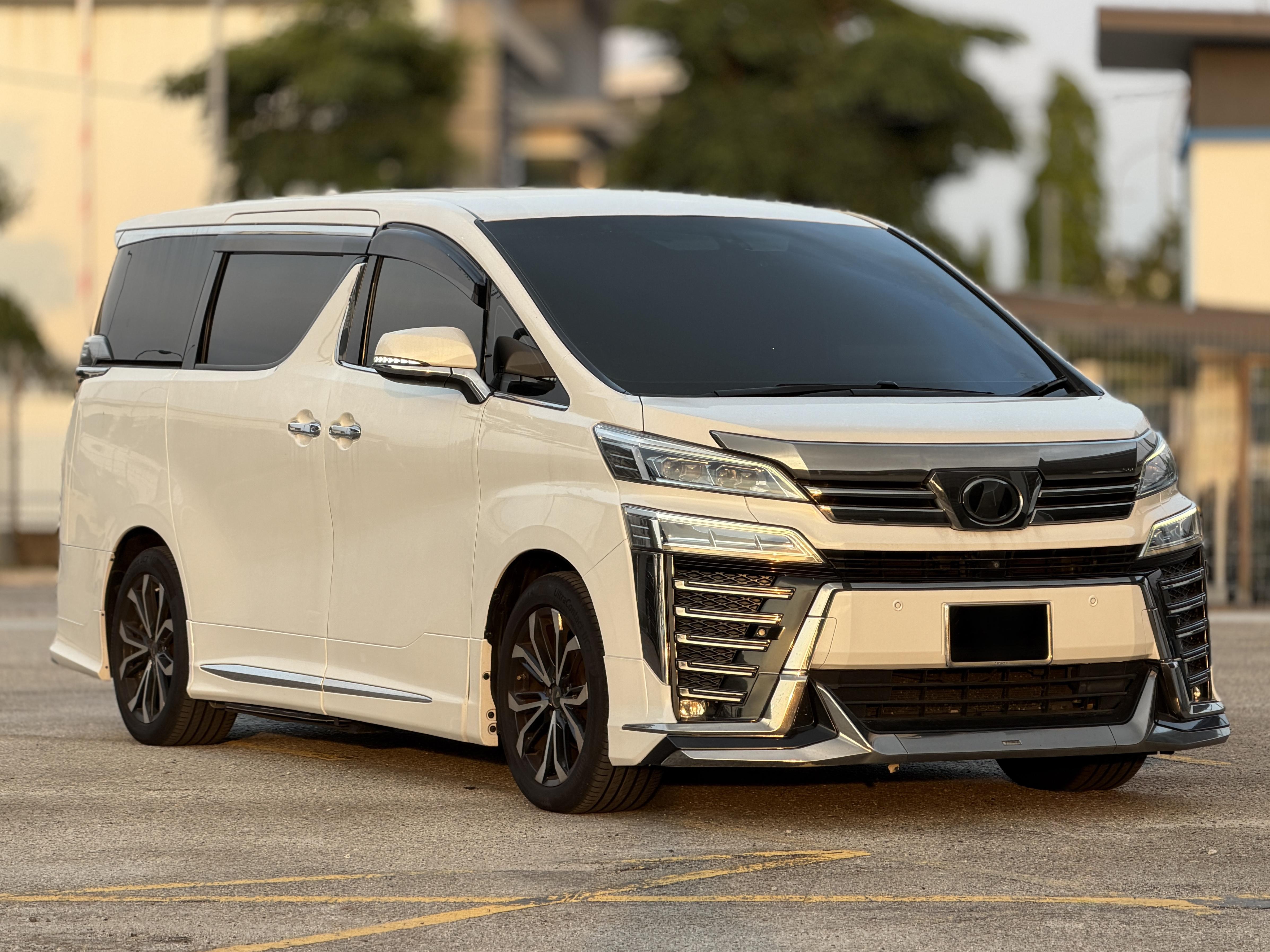 2015 TOYOTA VELLFIRE 3.5 EXECUTIVE LOUNGE